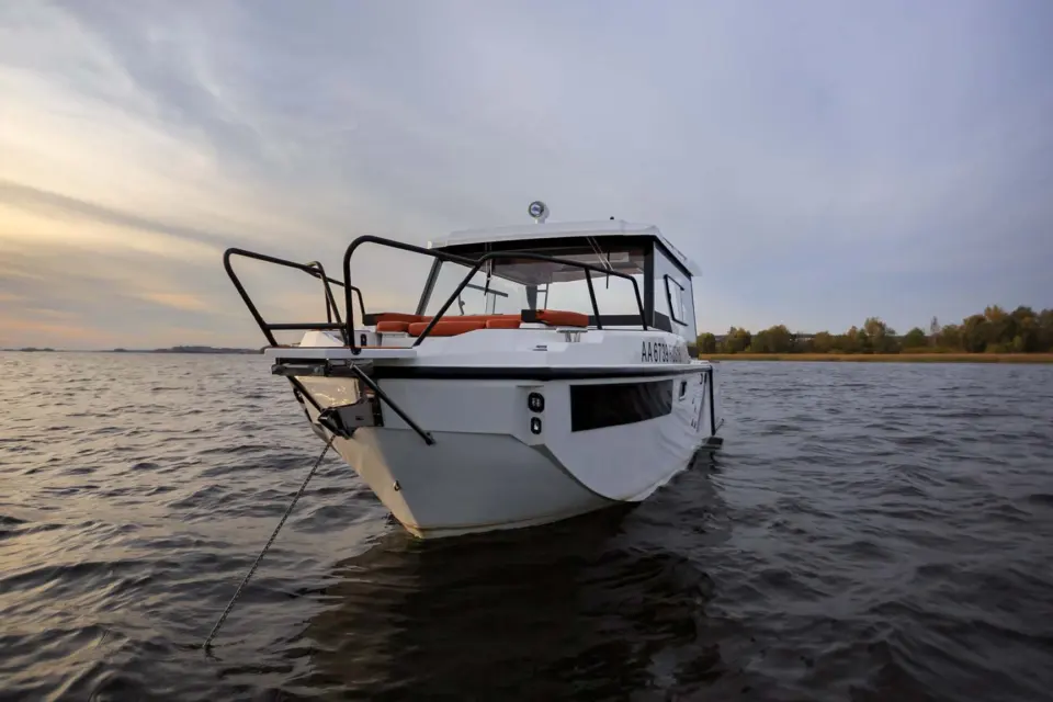 SEARENE 815 HardTop exterior, stern side view