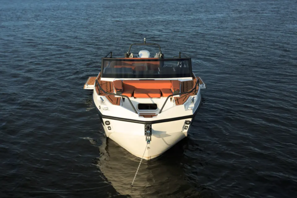 SEARENE 815 OPEN — rear angled exterior view